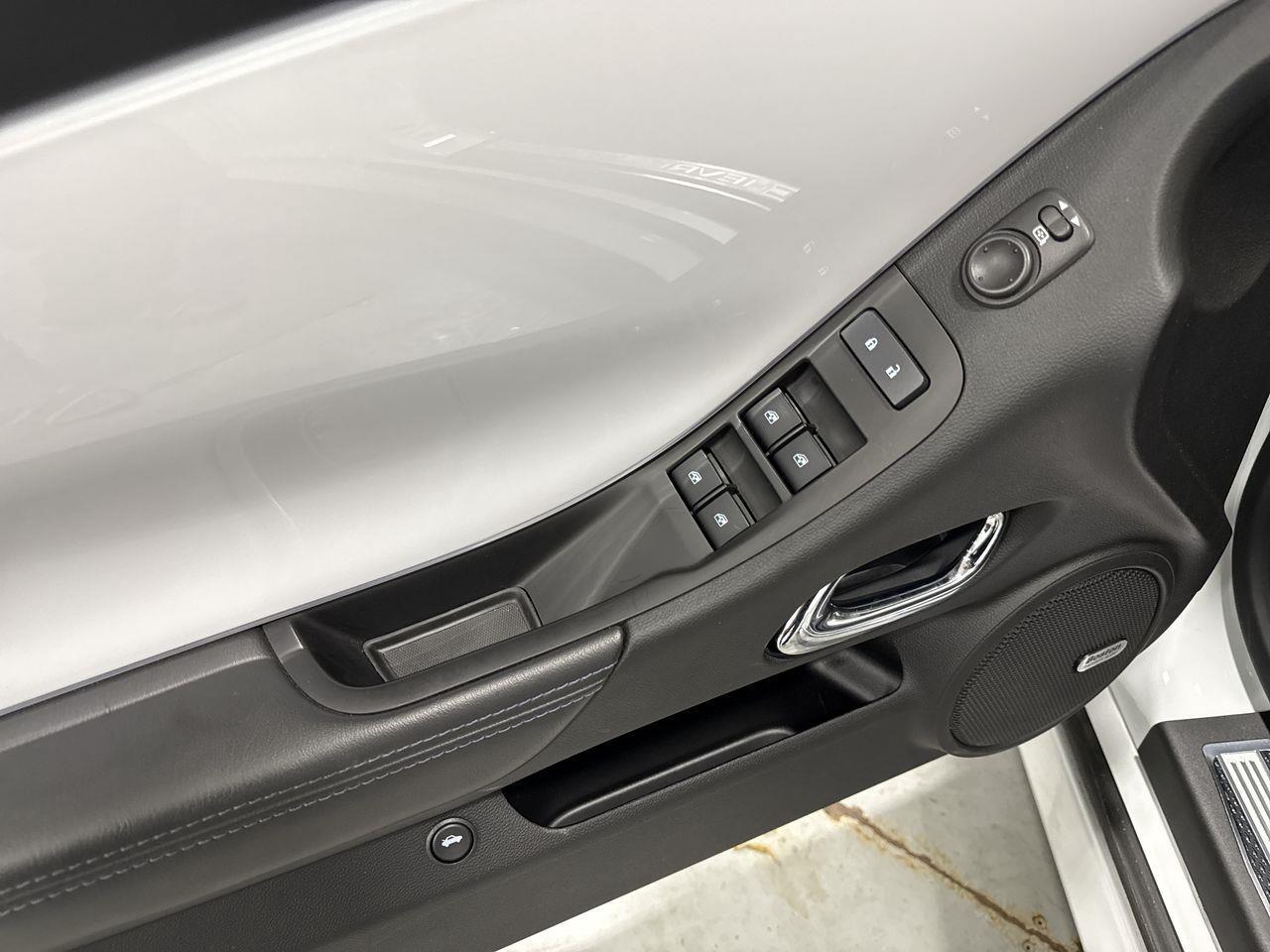 2014 Chevrolet Camaro 2SS 2dr Convertible Photo