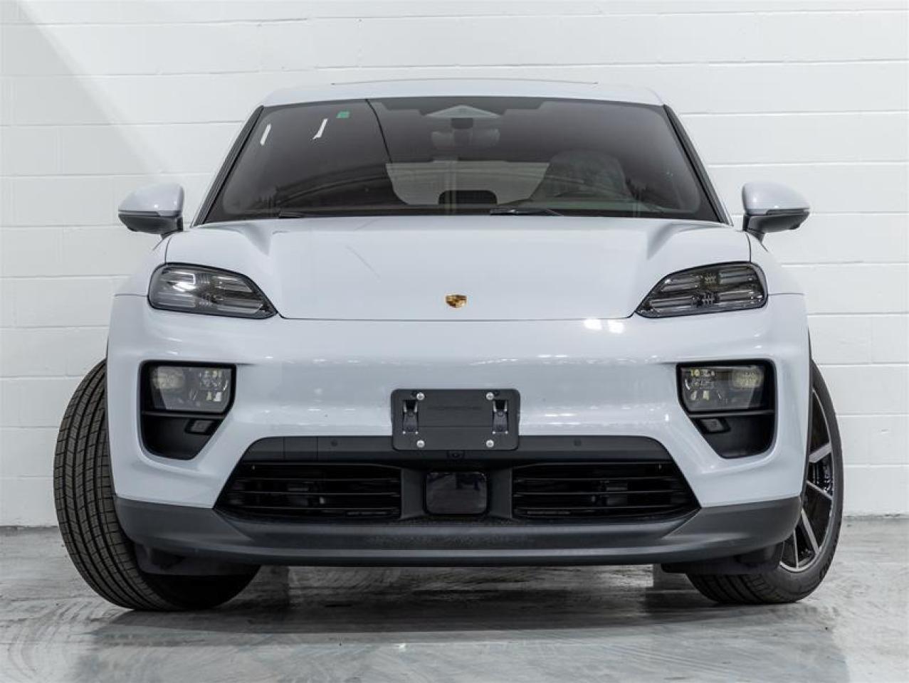 2024 Porsche Macan  Photo3