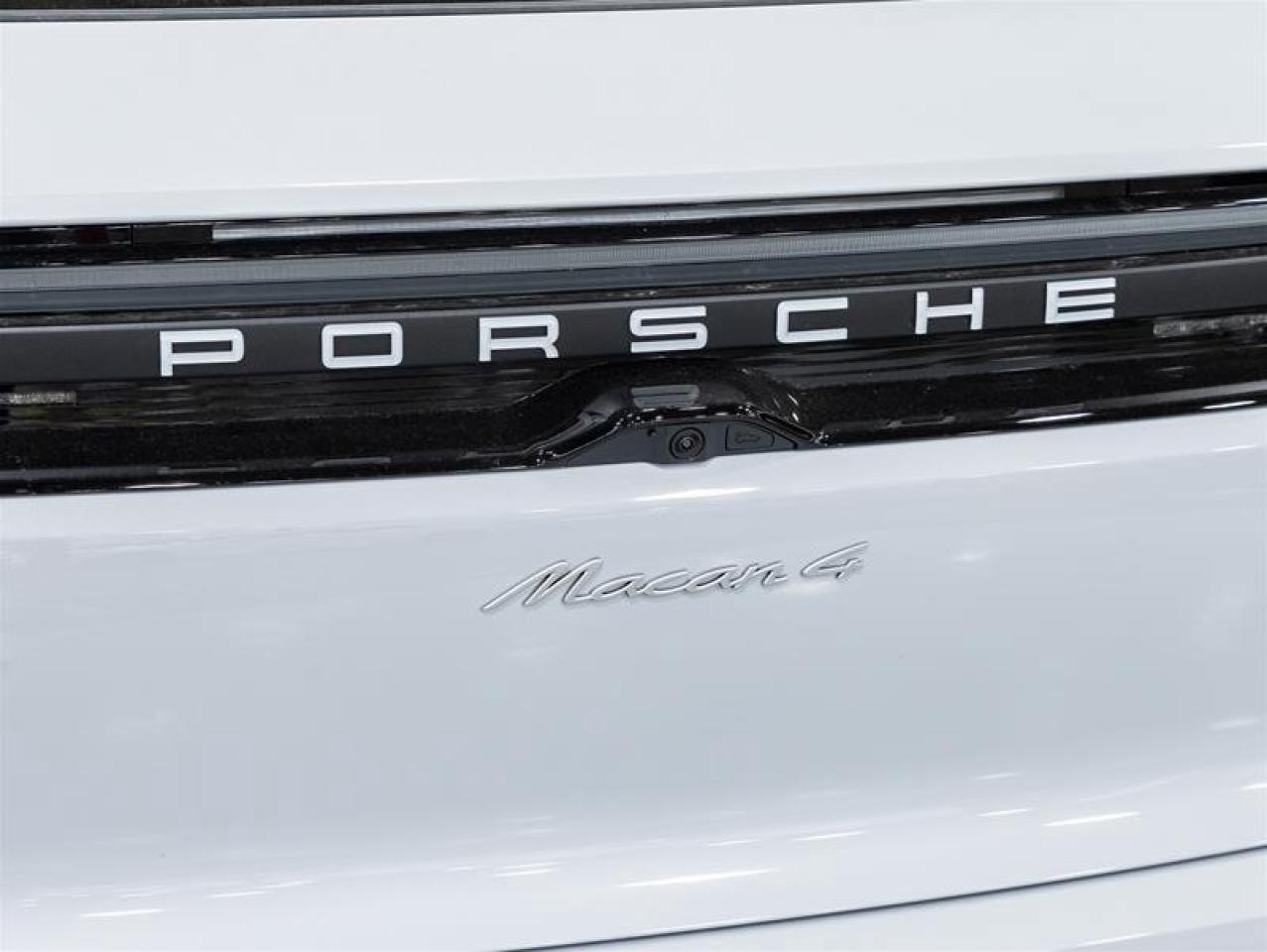 2024 Porsche Macan  Photo