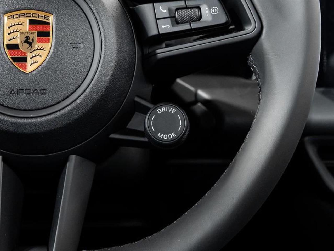 2024 Porsche Macan  Photo