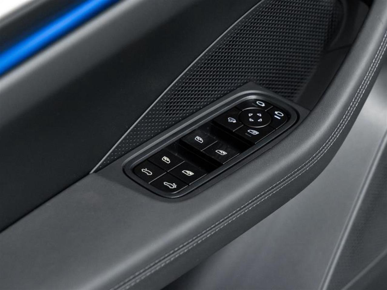 2024 Porsche Macan  Photo