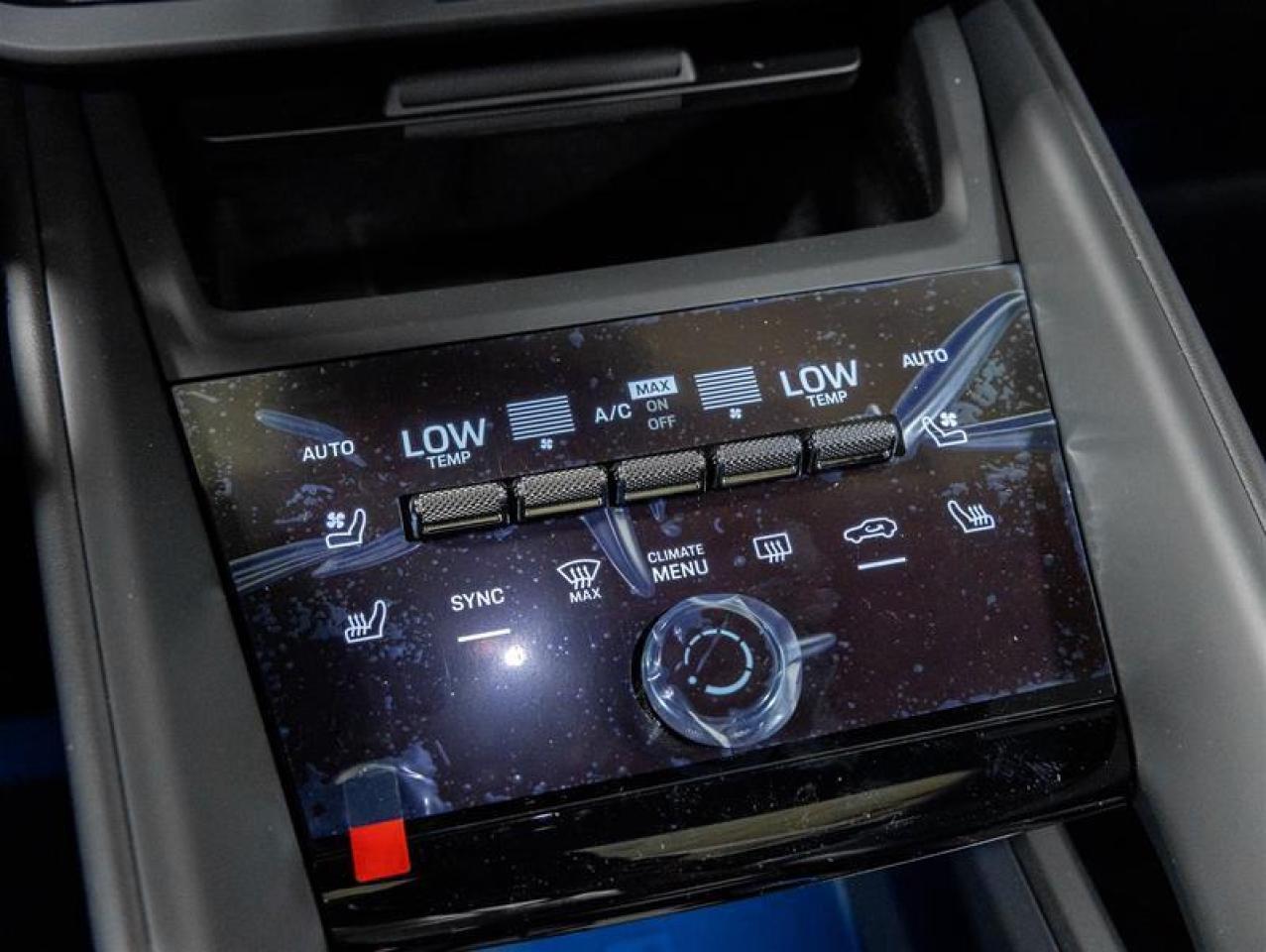 2024 Porsche Macan  Photo