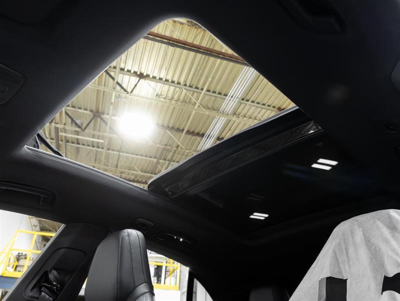 2024 Porsche Macan  Photo