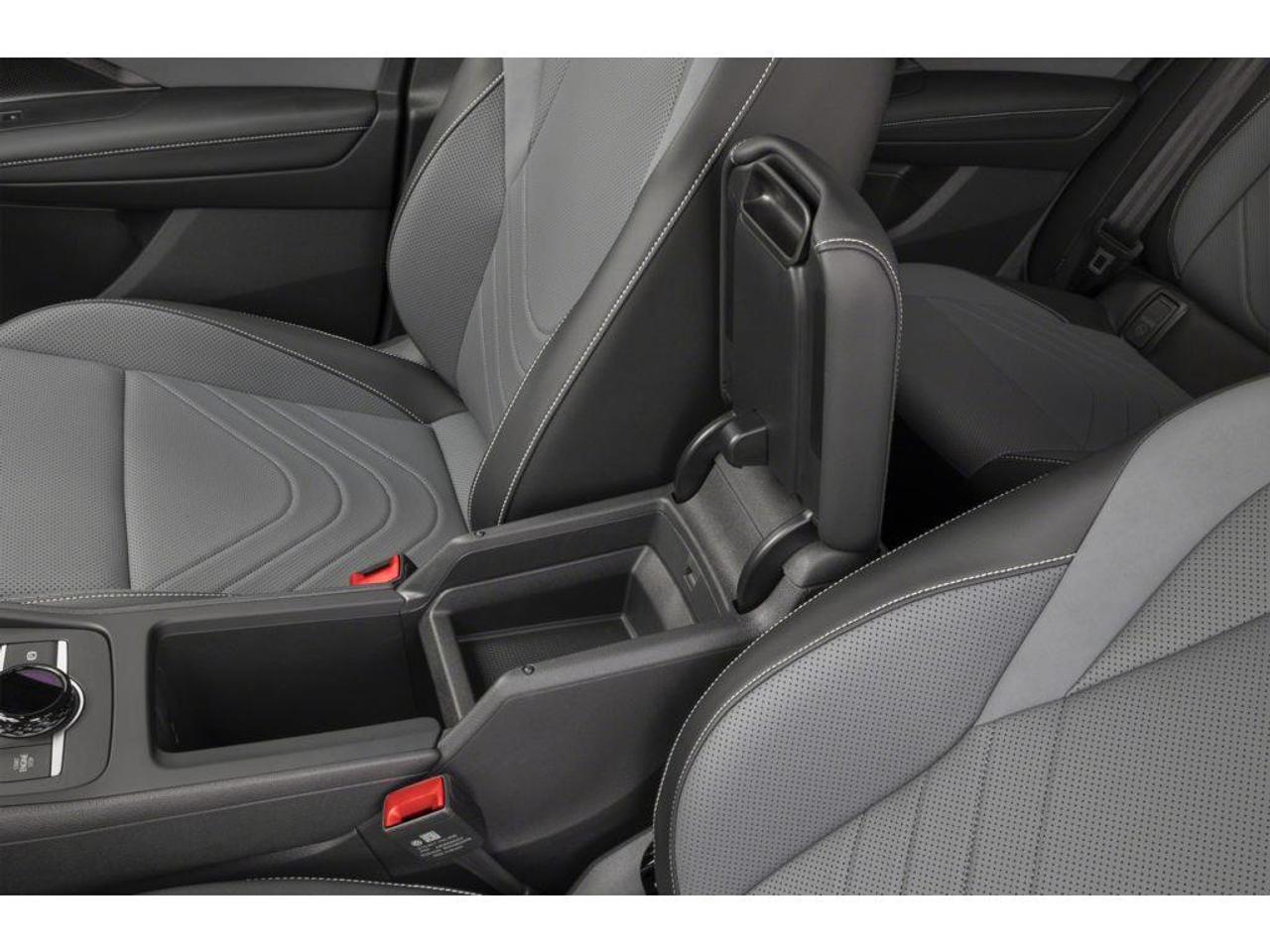 2026 Volkswagen Tiguan Comfortline R-Line Black Edition 4dr All-Wheel Drive 4MOTION Photo