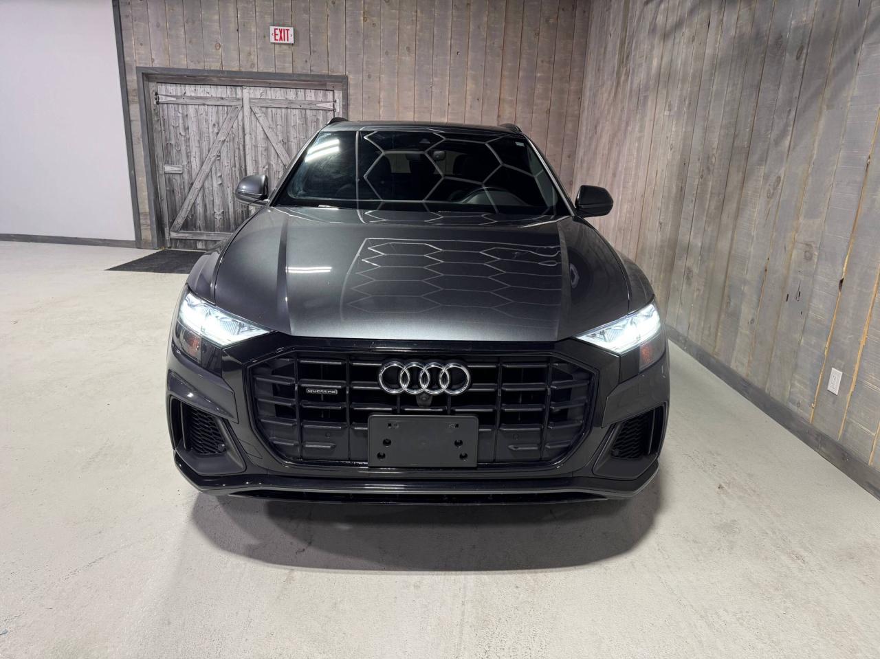 2022 Audi Q8 Progressiv 55 TFSI Quattro  S-line  Black Optics Photo2