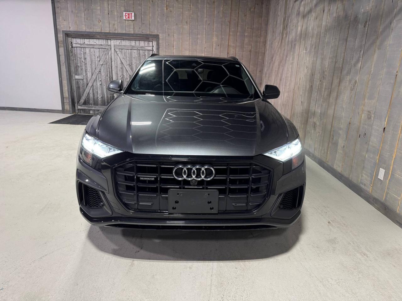 2022 Audi Q8 PRGRESSIV 55 TFSI Quattro  S-LINE  BLACK OPTICS  T Photo2