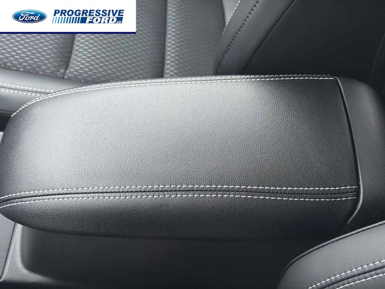 2026 Ford Escape PHEV 4dr Front-Wheel Drive Photo