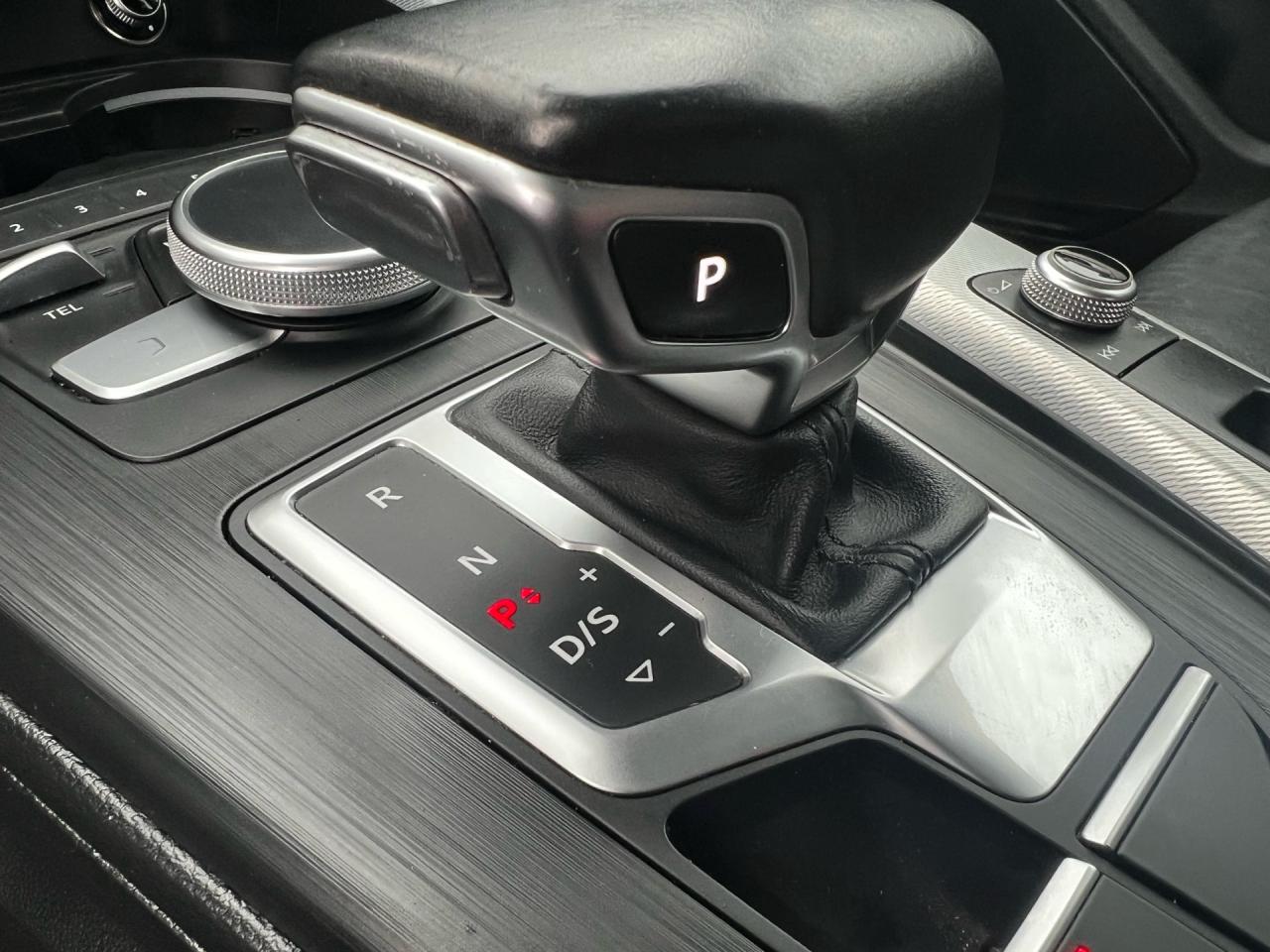 2017 Audi A4 4dr Sdn Auto Progressiv quattro Photo