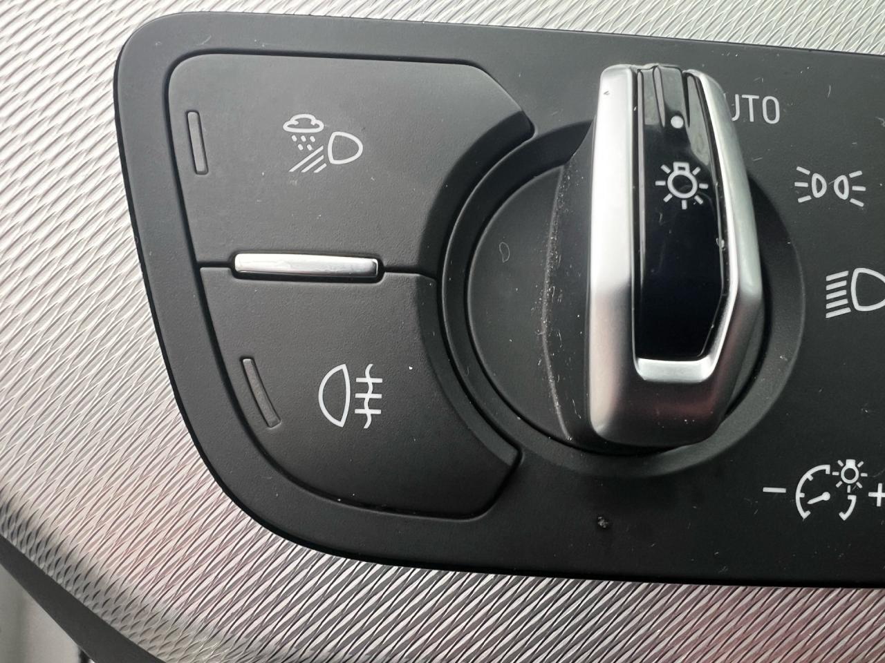 2017 Audi A4 4dr Sdn Auto Progressiv quattro Photo