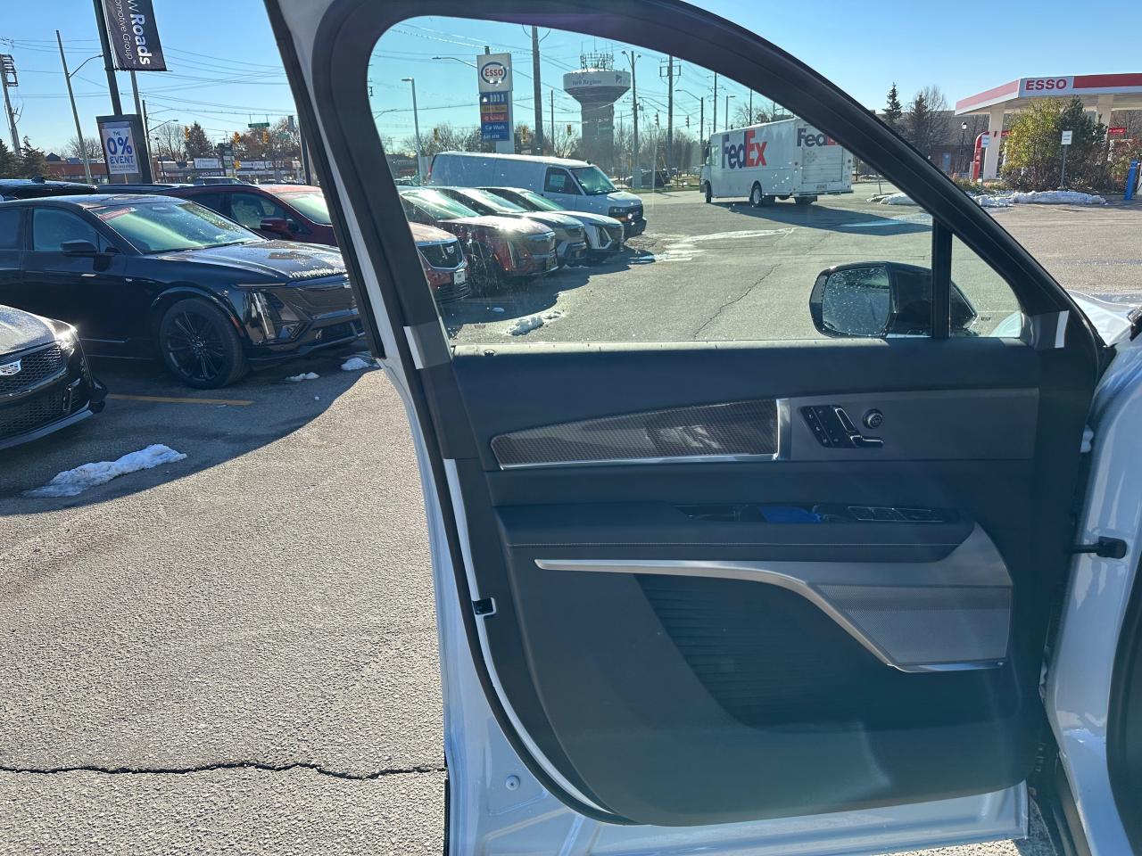 2026 Cadillac VISTIQ Sport 4dr All-Wheel Drive Photo