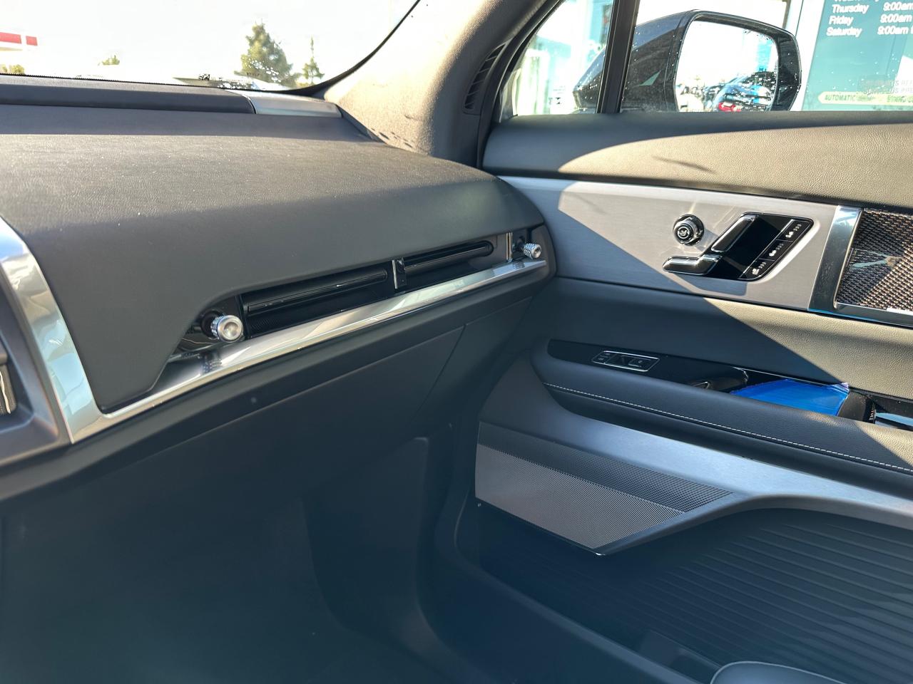 2026 Cadillac VISTIQ Sport 4dr All-Wheel Drive Photo