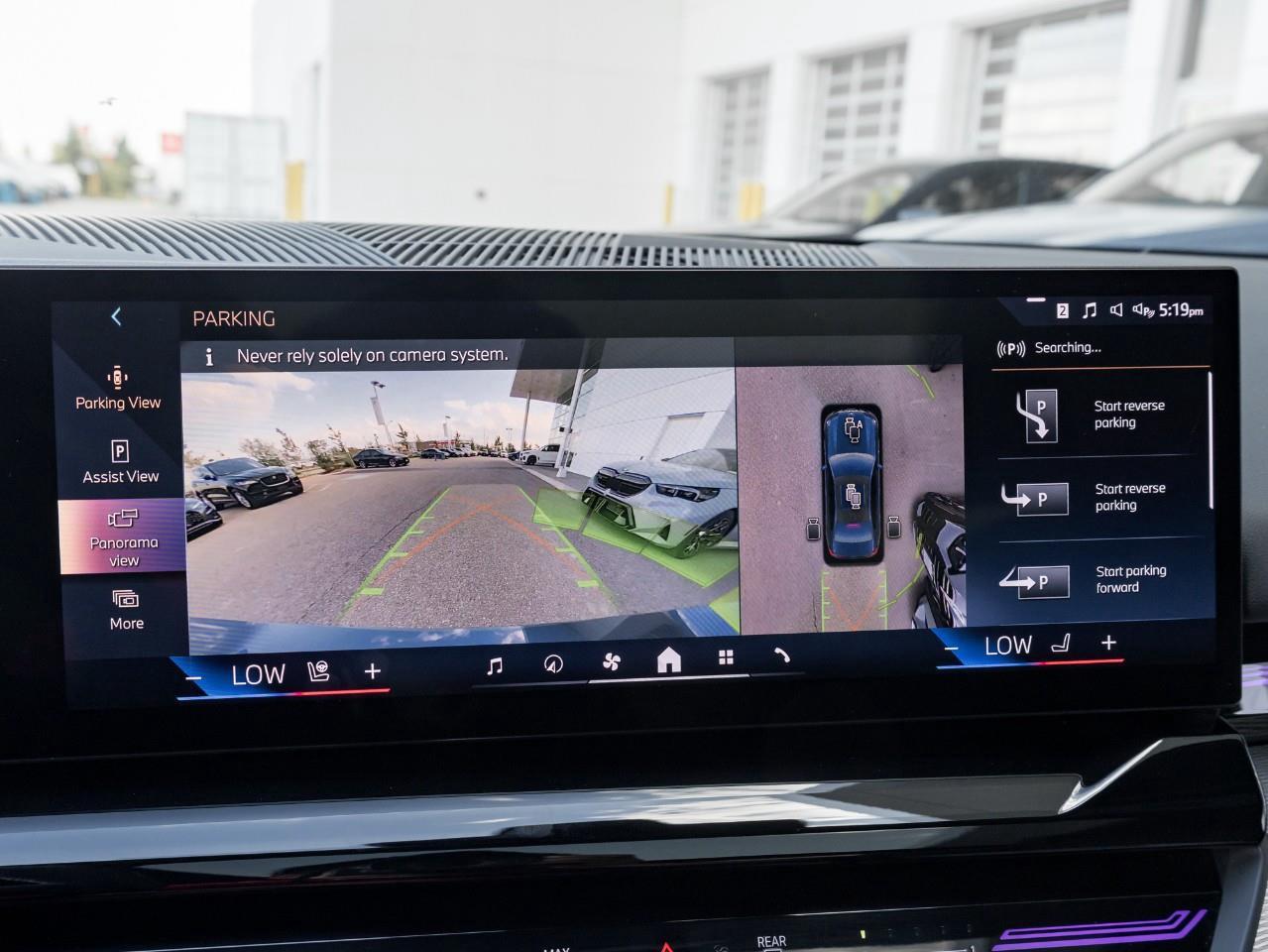 2024 BMW 530 i xDrive 4dr All-Wheel Drive Sedan Photo