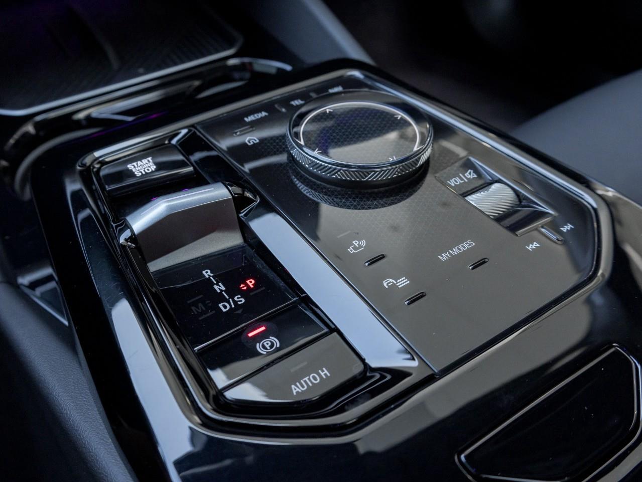 2024 BMW 530 i xDrive 4dr All-Wheel Drive Sedan Photo