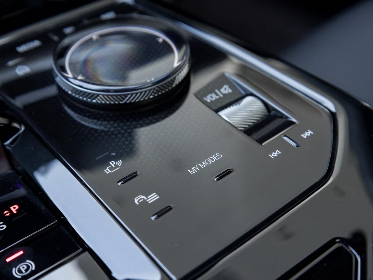 2024 BMW 530 i xDrive 4dr All-Wheel Drive Sedan Photo