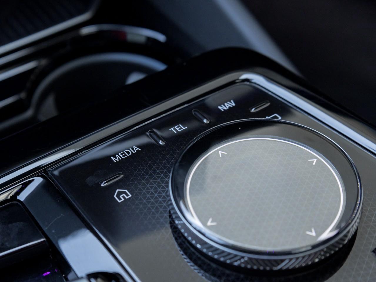 2024 BMW 530 i xDrive 4dr All-Wheel Drive Sedan Photo