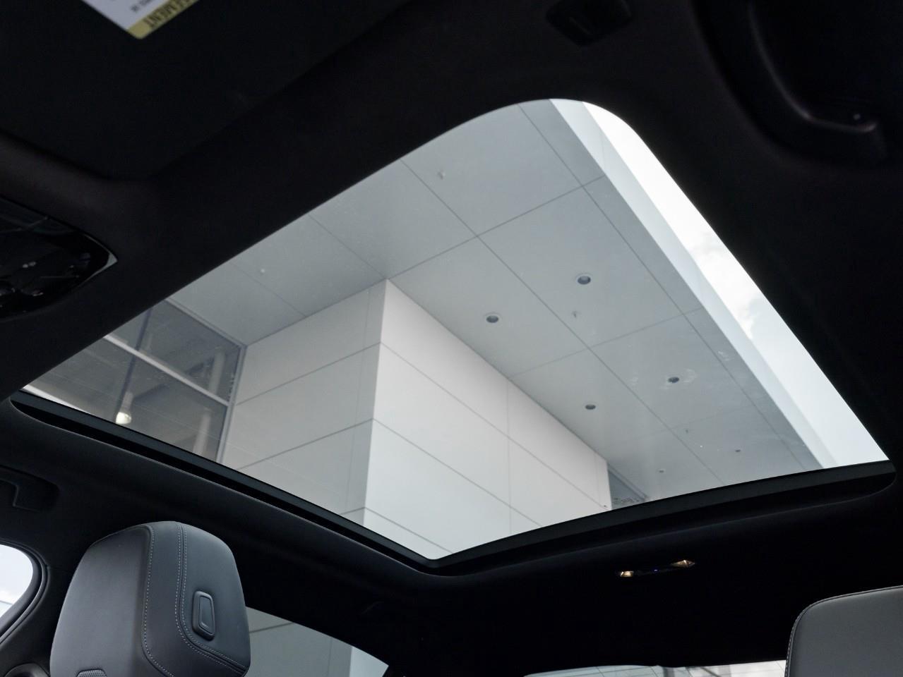 2024 BMW 530 i xDrive 4dr All-Wheel Drive Sedan Photo