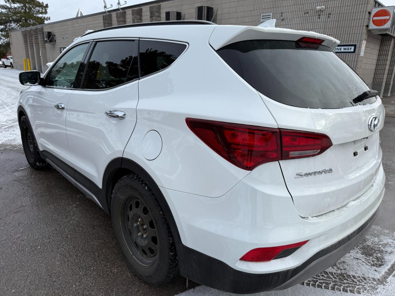 2018 Hyundai Santa Fe Sport 2.0T SE 4dr All-Wheel Drive Photo2