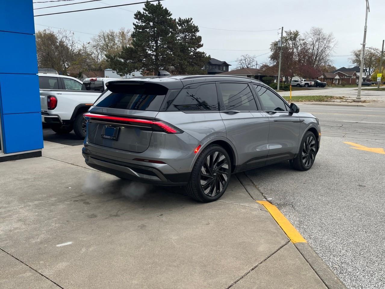 2024 Lincoln Nautilus RESERVE HYBRID HYBRID HYBRID Photo4