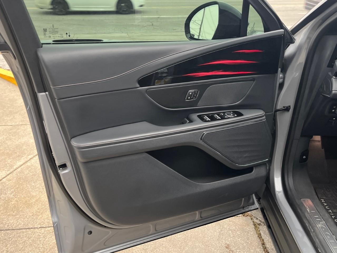 2024 Lincoln Nautilus RESERVE HYBRID HYBRID HYBRID Photo