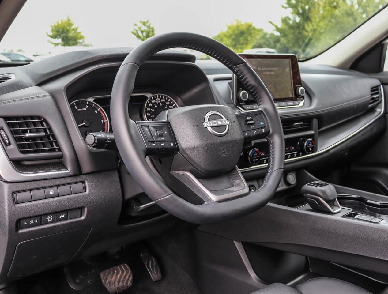 2025 Nissan Rogue SV Moonroof LEATHER/LOW RATES Photo