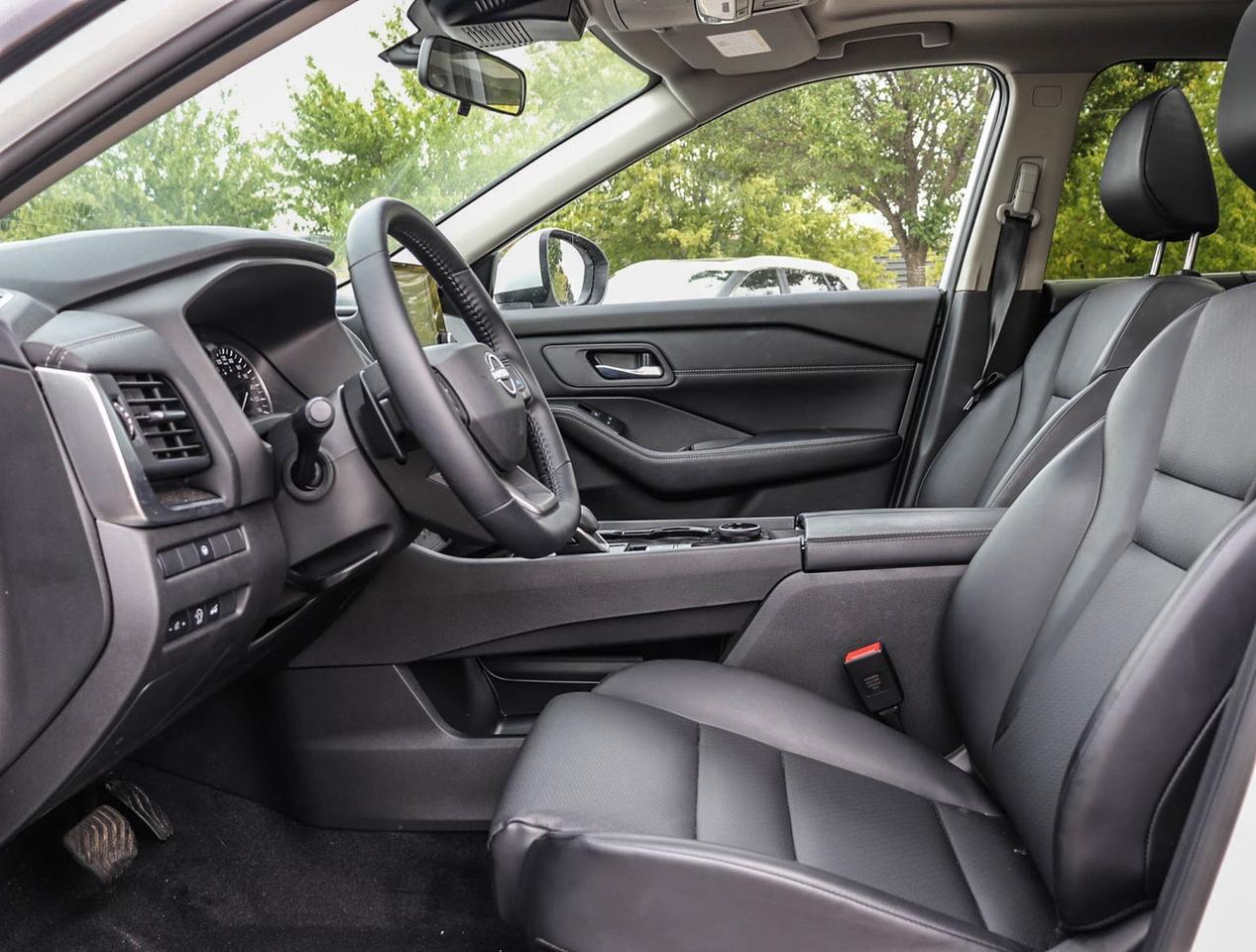 2025 Nissan Rogue SV PREMIUM Photo