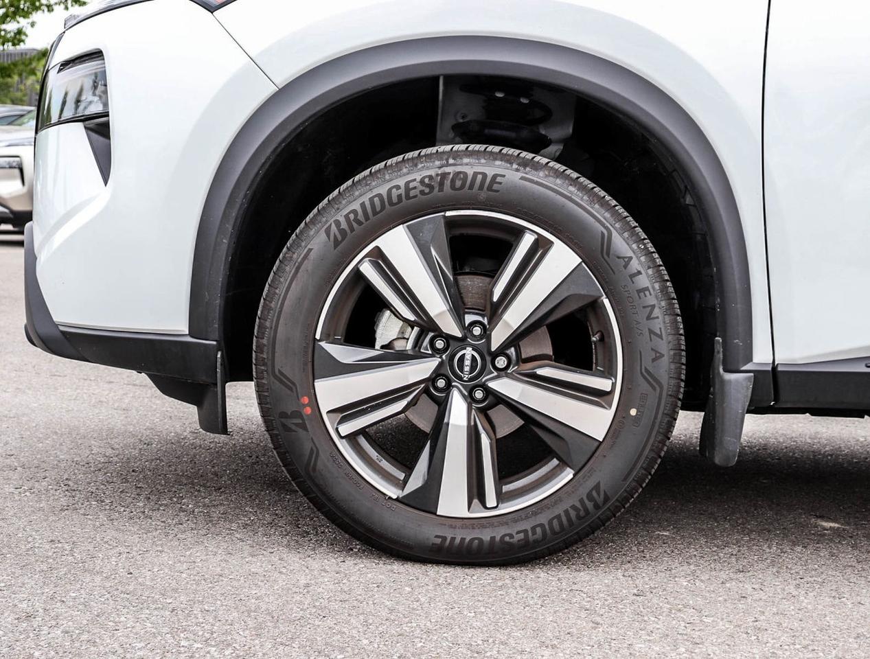 2025 Nissan Rogue SV PREMIUM Photo