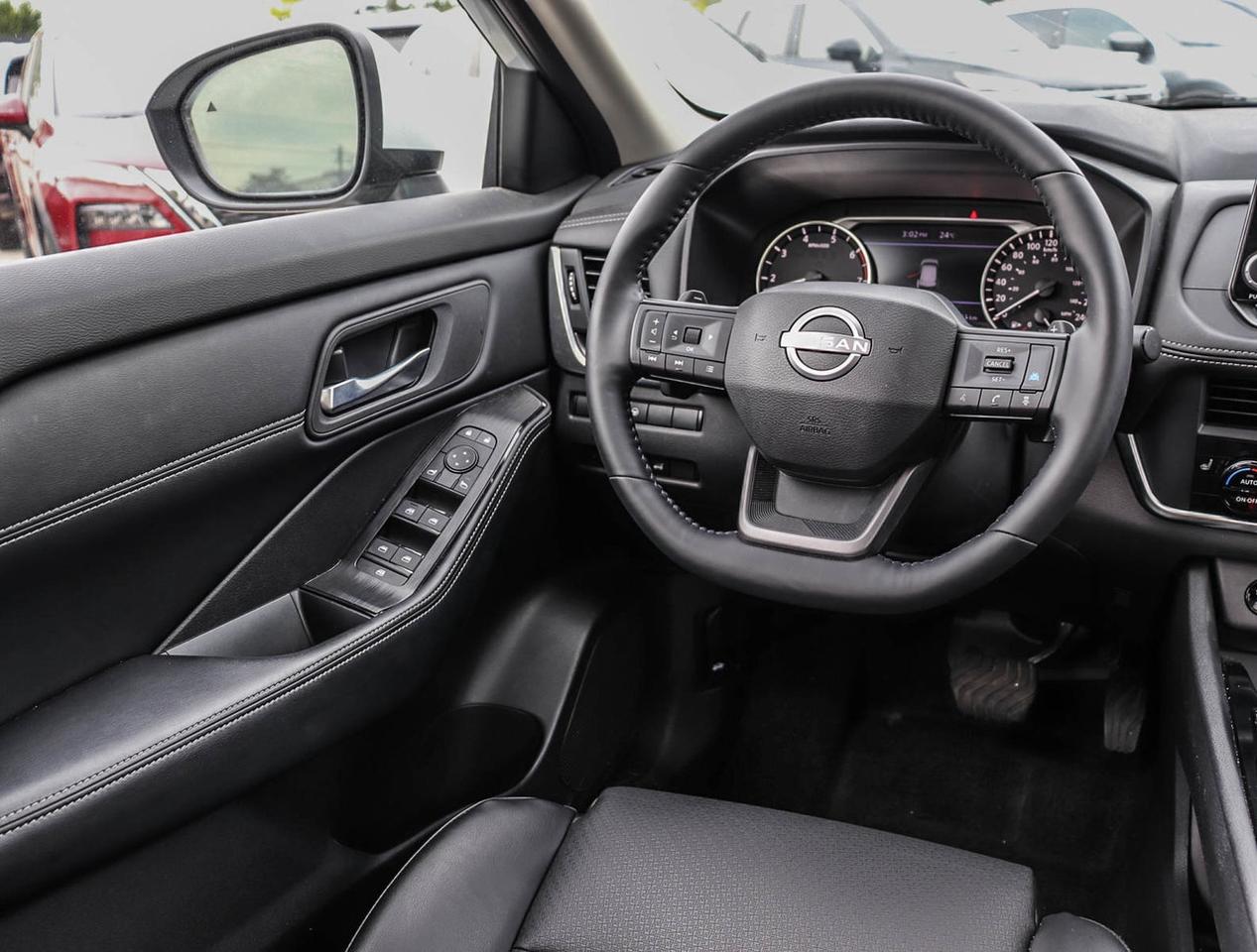 2025 Nissan Rogue SV PREMIUM Photo