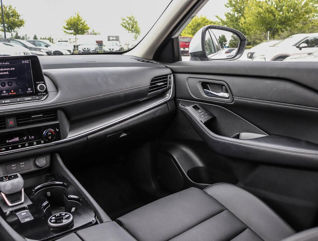 2025 Nissan Rogue SV PREMIUM Photo