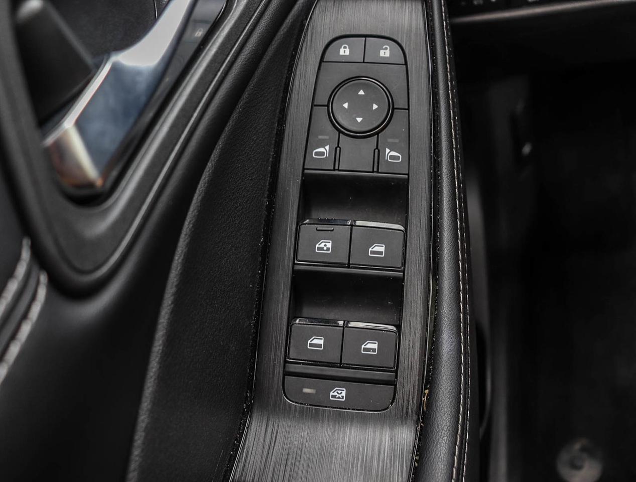 2025 Nissan Rogue SV PREMIUM Photo