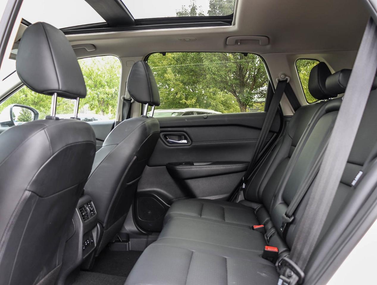 2025 Nissan Rogue SV PREMIUM Photo