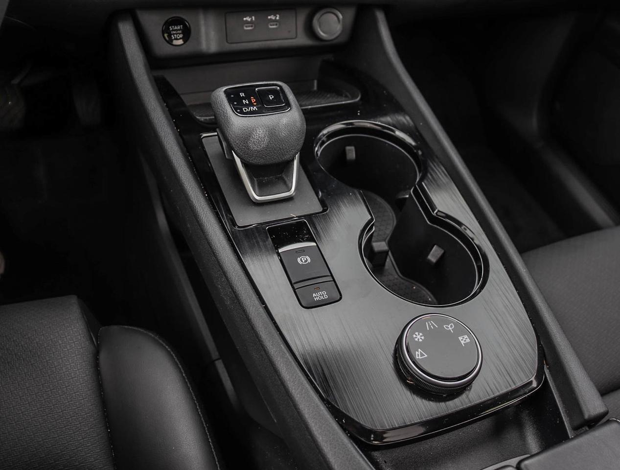 2025 Nissan Rogue SV PREMIUM Photo