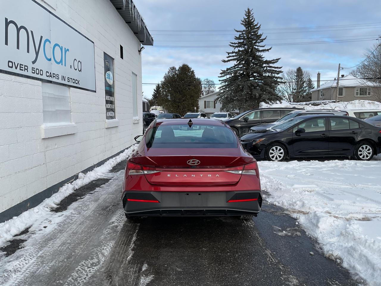 2024 Hyundai Elantra  Photo3