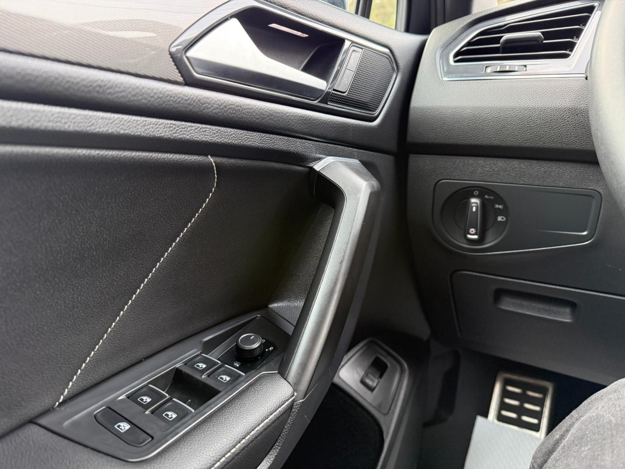 2023 Volkswagen Tiguan Comfortline R-Line Black 4dr All-Wheel Drive 4MOTION Photo