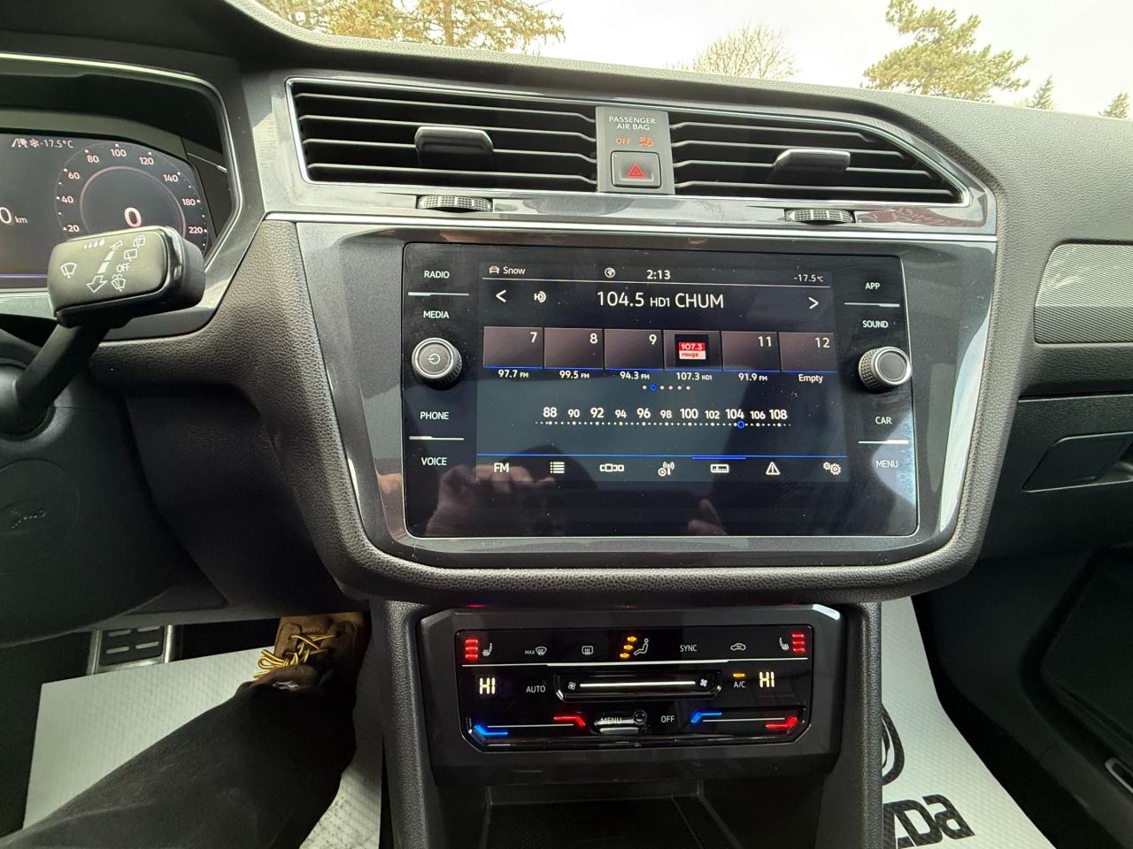 2023 Volkswagen Tiguan Comfortline R-Line Black 4dr All-Wheel Drive 4MOTION Photo