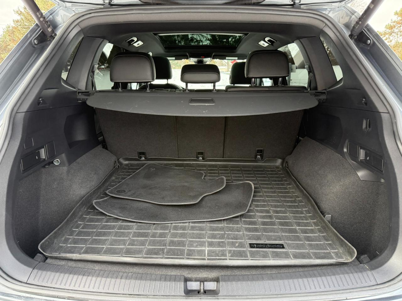 2023 Volkswagen Tiguan Comfortline R-Line Black 4dr All-Wheel Drive 4MOTION Photo