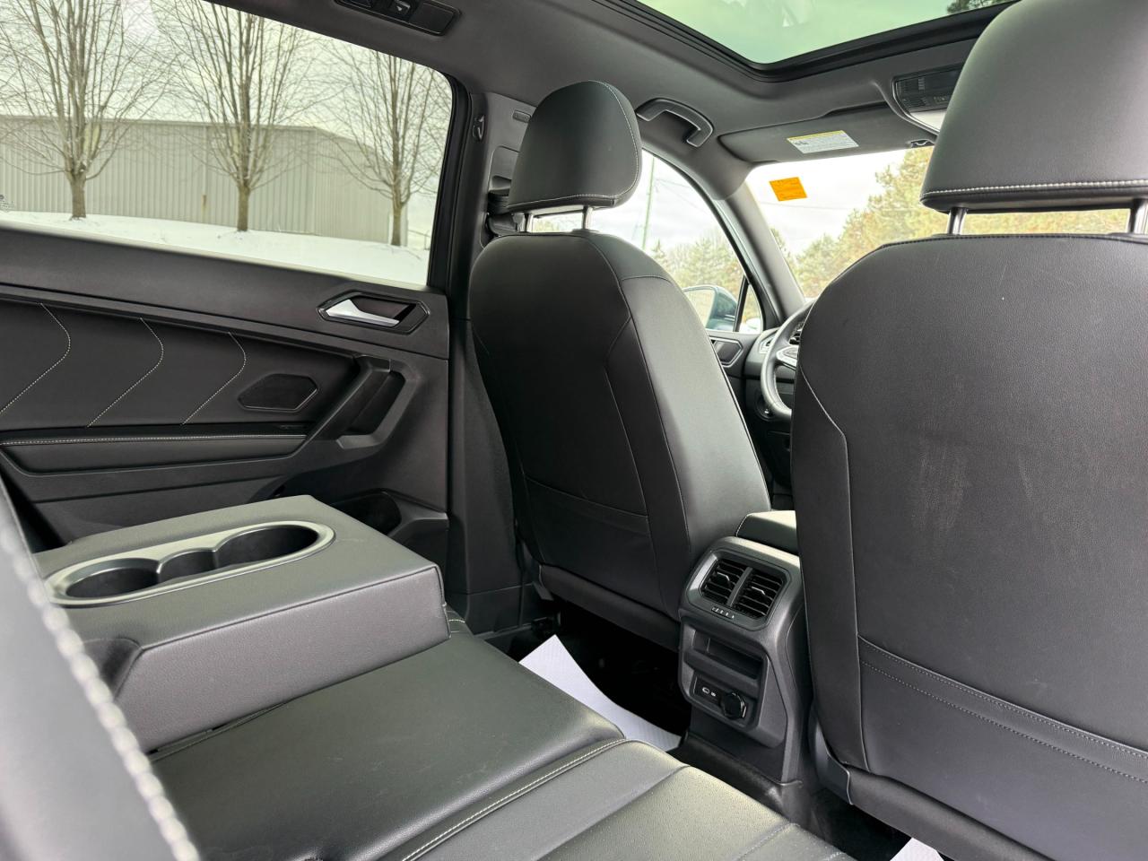 2023 Volkswagen Tiguan Comfortline R-Line Black 4dr All-Wheel Drive 4MOTION Photo