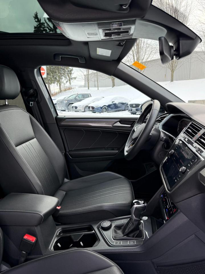 2023 Volkswagen Tiguan Comfortline R-Line Black 4dr All-Wheel Drive 4MOTION Photo