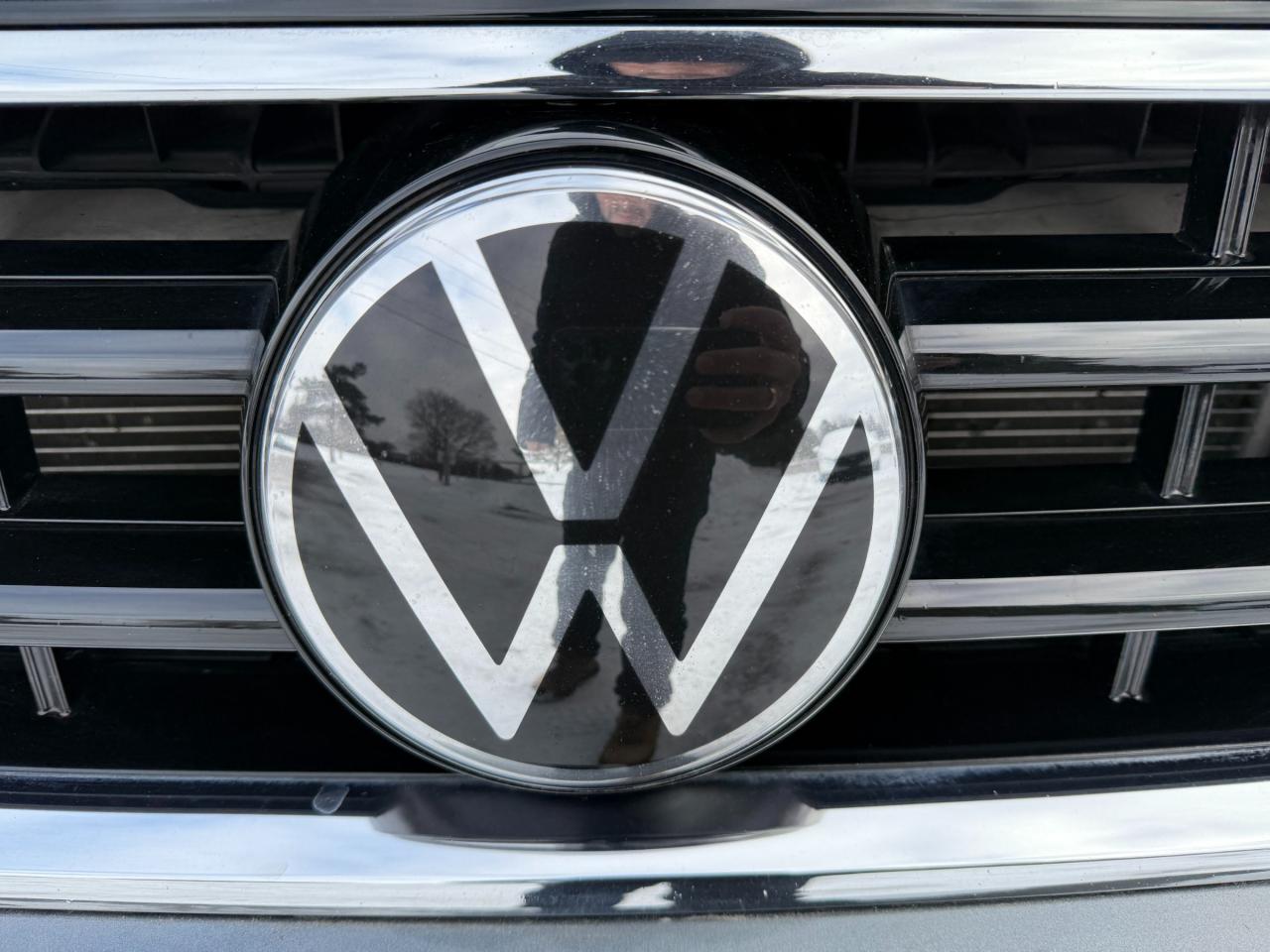 2023 Volkswagen Tiguan Comfortline R-Line Black 4dr All-Wheel Drive 4MOTION Photo