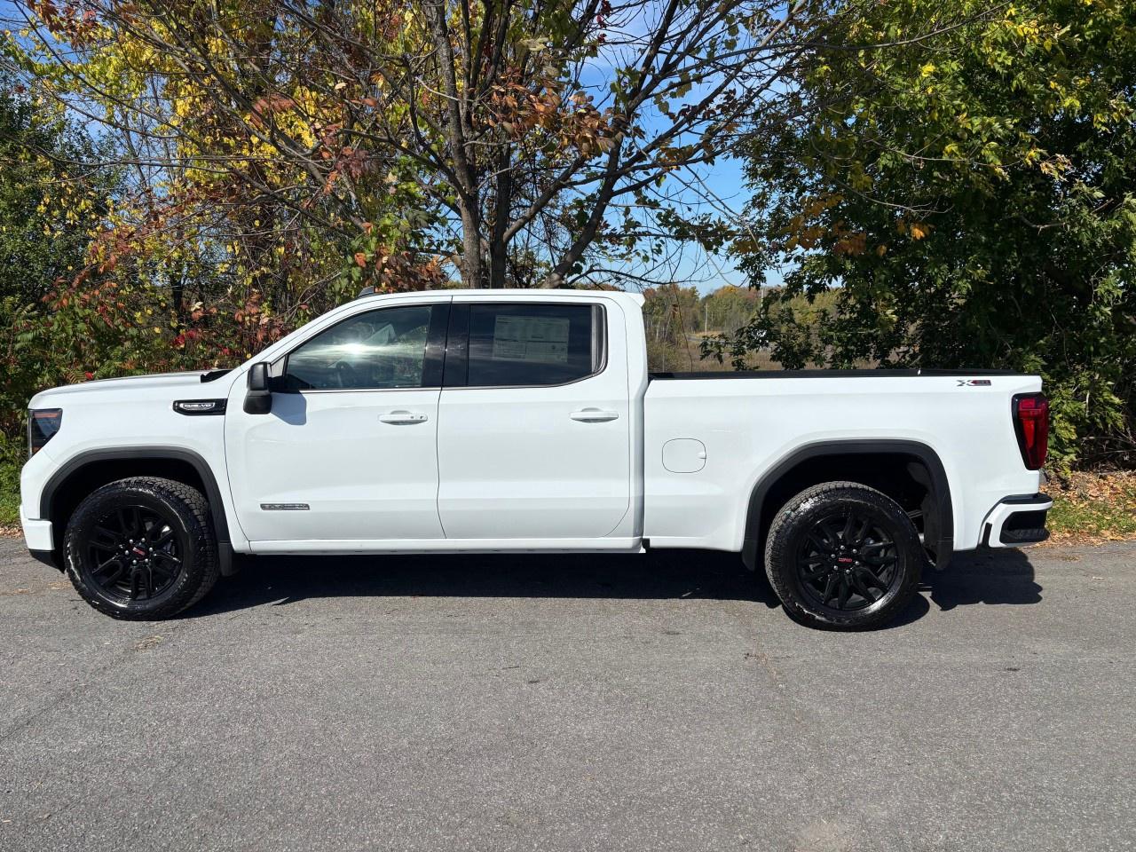 2026 GMC Sierra 1500 Crew Cab Standard Box 4-Wheel Drive Elevation Photo