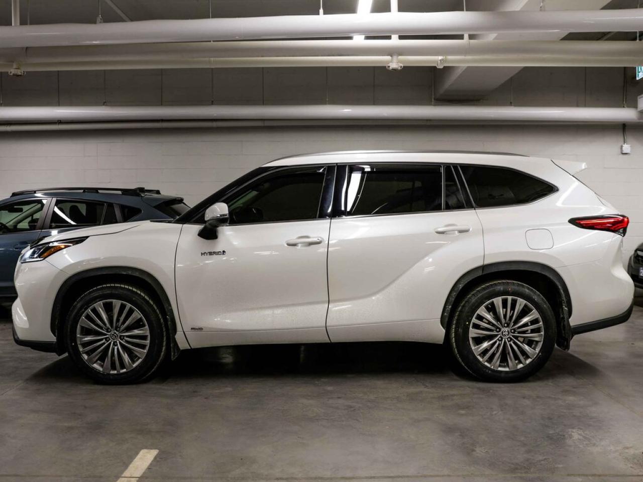 2021 Toyota Highlander Hybrid  Photo3