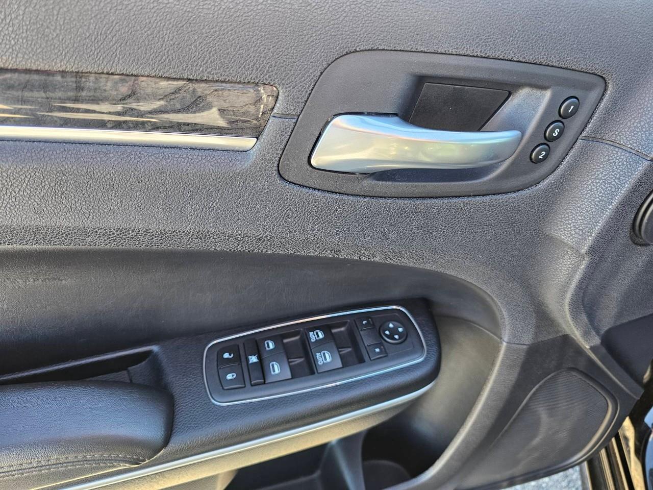 2023 Chrysler 300 Touring-L 4dr All-Wheel Drive Sedan Photo