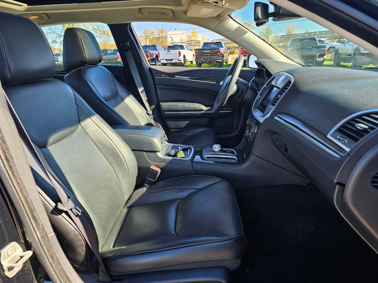 2023 Chrysler 300 Touring-L 4dr All-Wheel Drive Sedan Photo