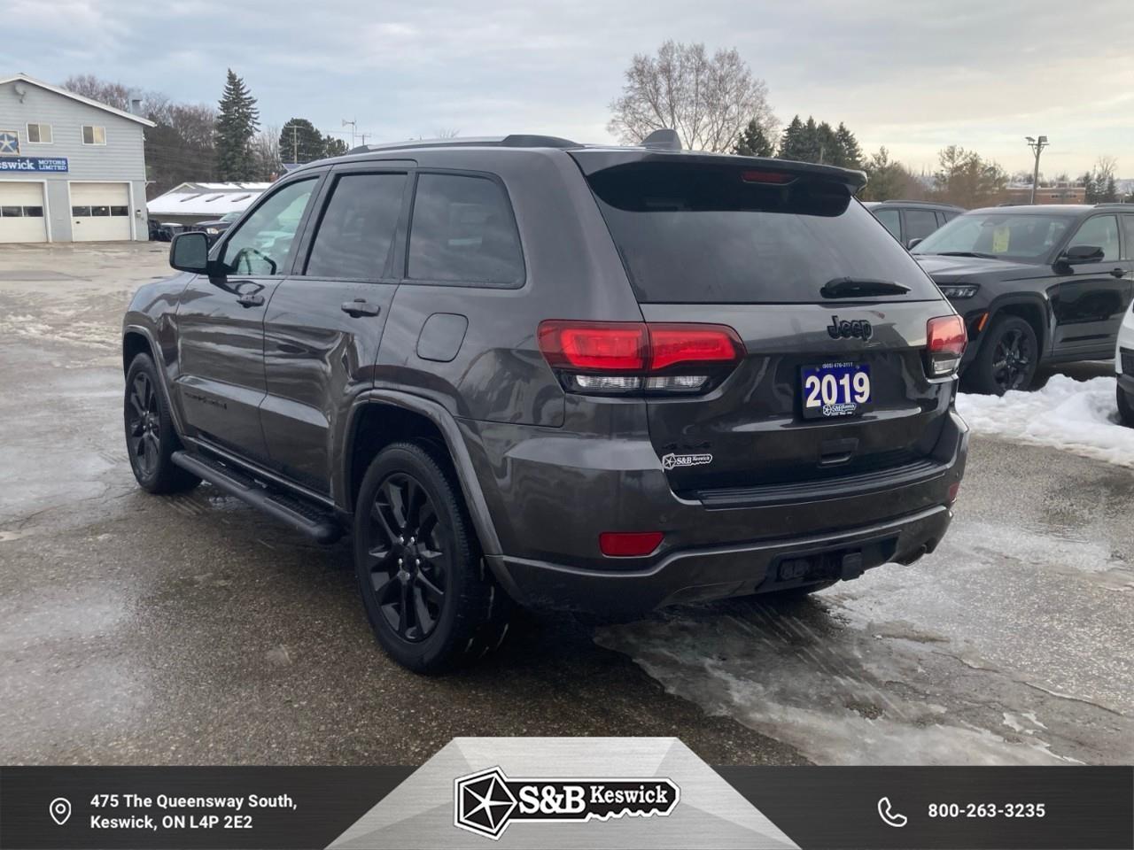 2019 Jeep Grand Cherokee Laredo 4dr 4x4 Photo2