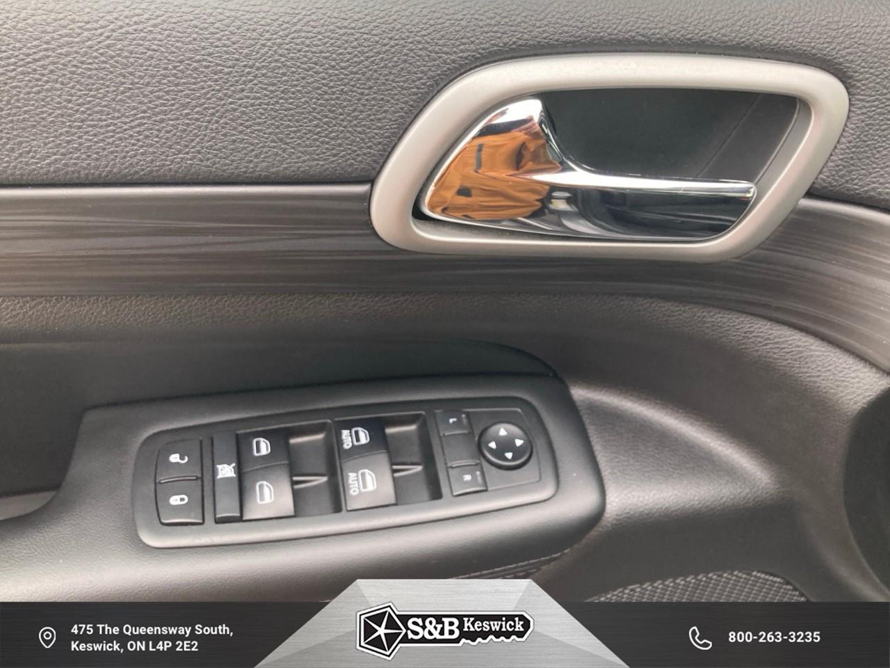 2019 Jeep Grand Cherokee Laredo 4dr 4x4 Photo