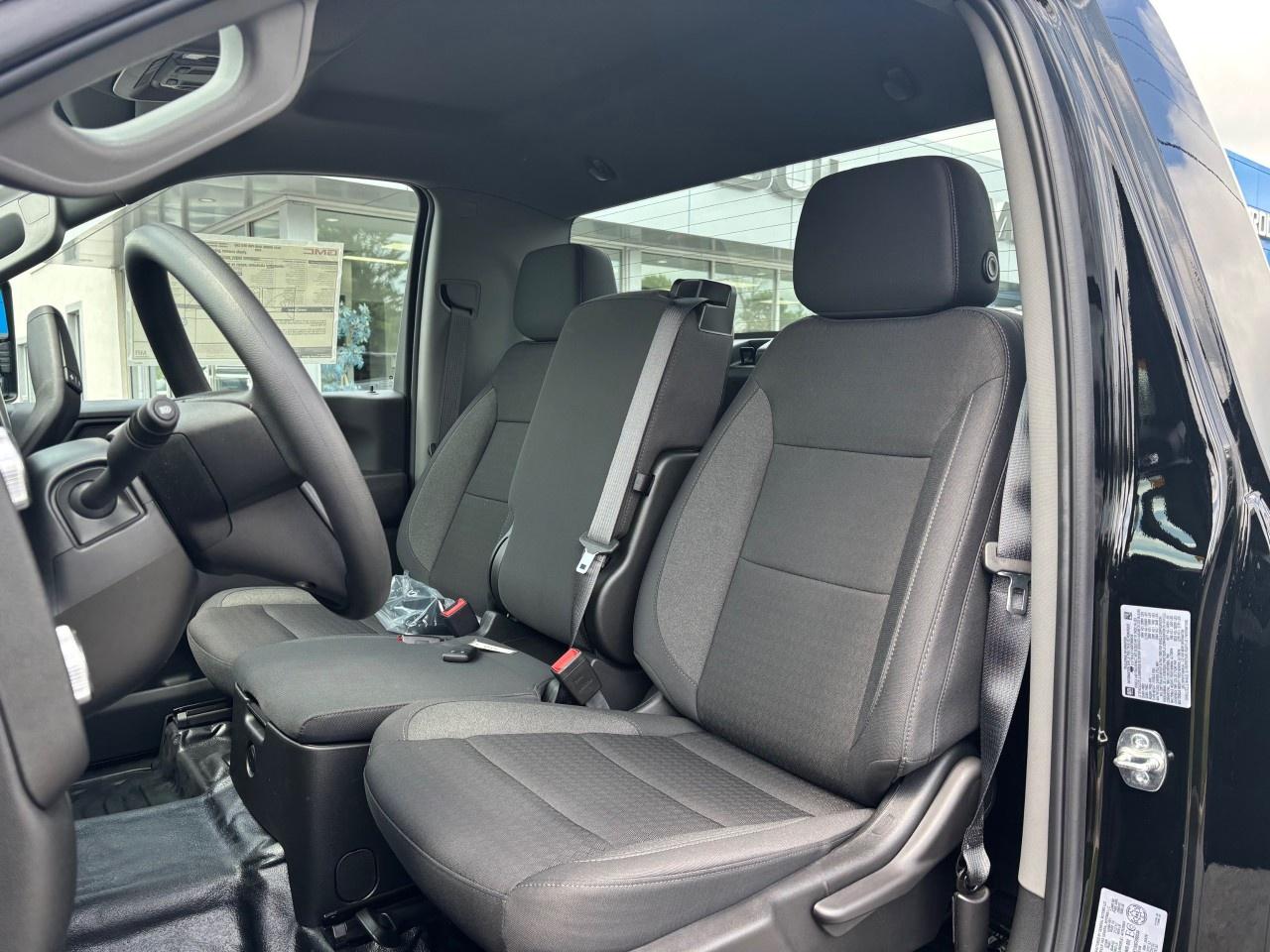 2025 GMC SIERRA 2500HD 4WD Regular Cab Long Box Pro Photo3