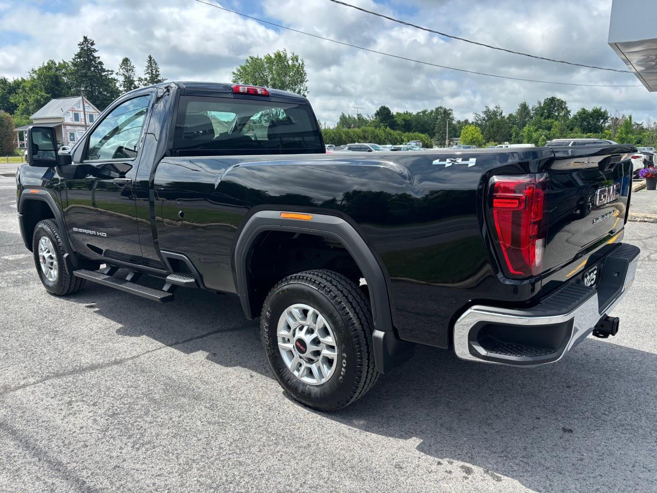 2025 GMC SIERRA 2500HD 4WD Regular Cab Long Box Pro Photo
