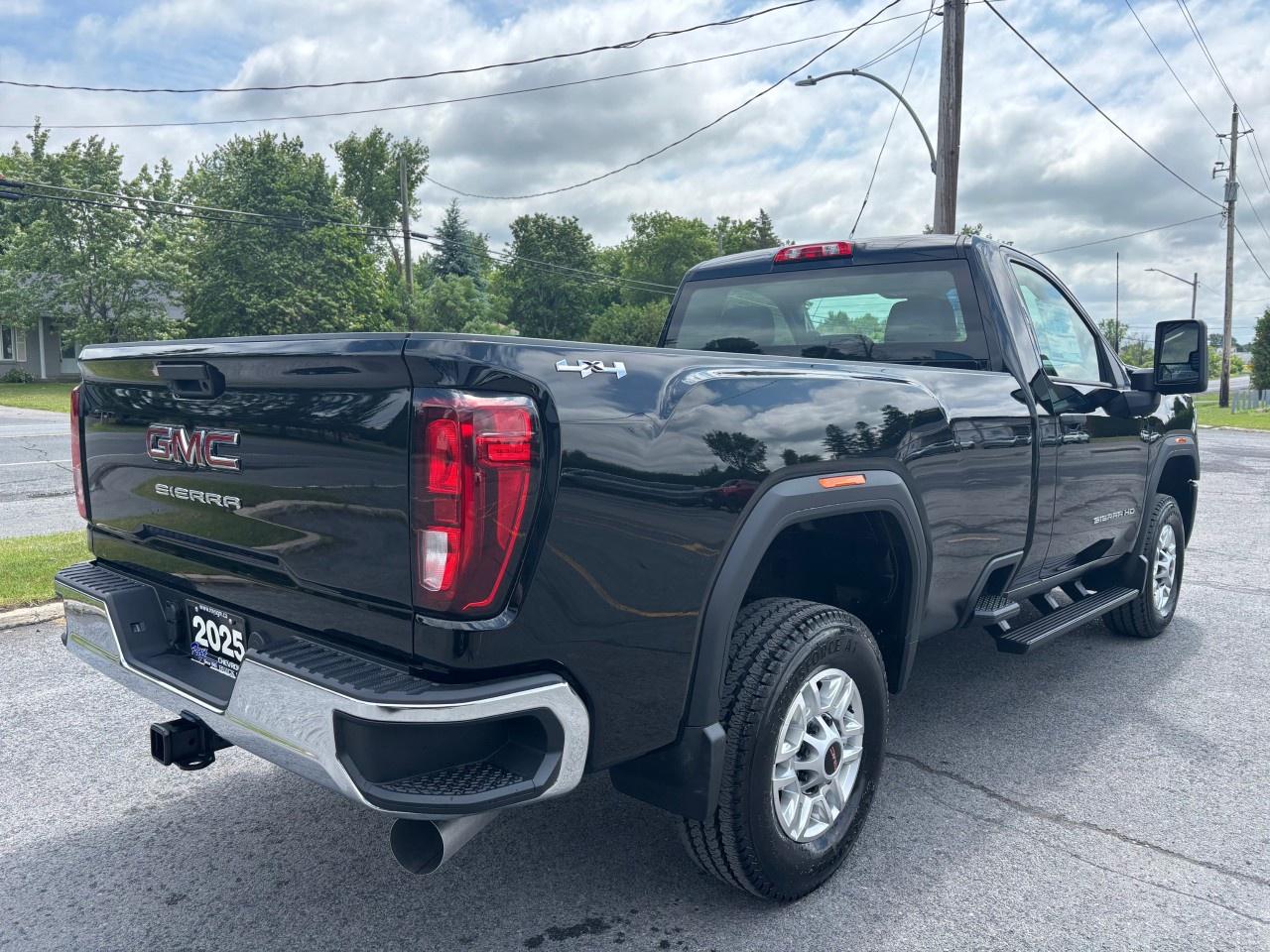 2025 GMC SIERRA 2500HD 4WD Regular Cab Long Box Pro Photo