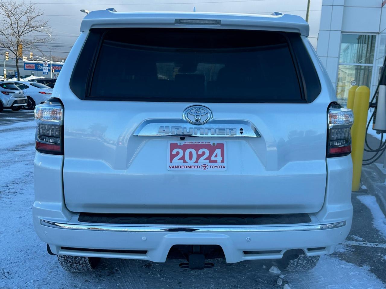 2024 Toyota 4Runner Base 4dr 4x4 Photo