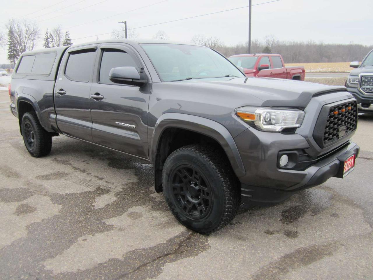 2021 Toyota Tacoma 4x4 Double Cab Auto NO ACCIDENTS Photo3