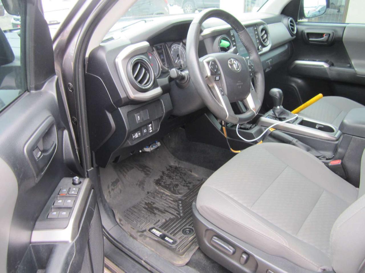 2021 Toyota Tacoma 4x4 Double Cab Auto NO ACCIDENTS Photo